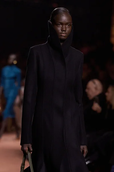 Look 13
